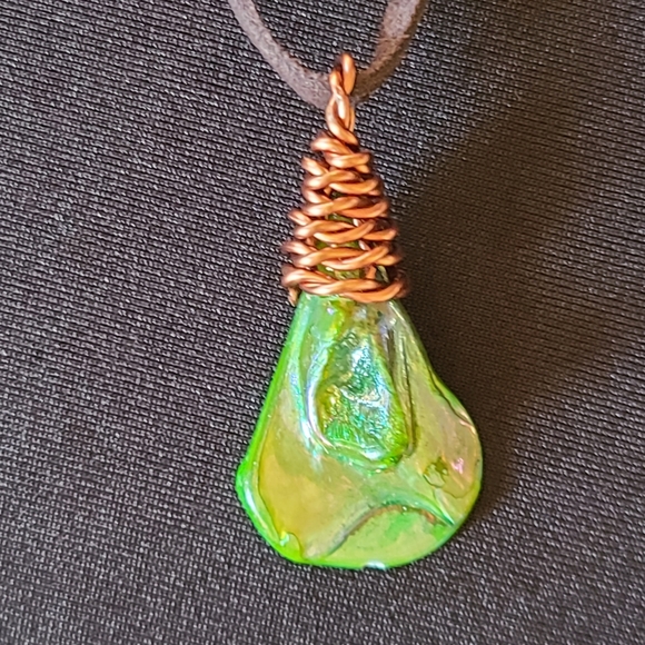 HoneyBee Jewelry Jewelry - Handmade Chartreuse Mother-of-pearl Necklaces